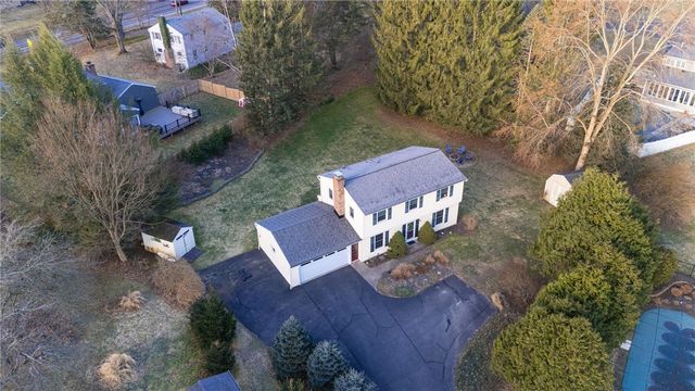 5 Sugarwood Drive, Pittsford, NY 14534
