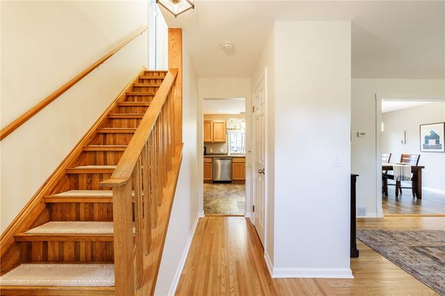 5 Sugarwood Drive, Pittsford, NY 14534