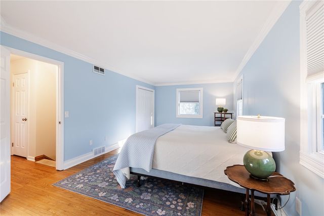 5 Sugarwood Drive, Pittsford, NY 14534