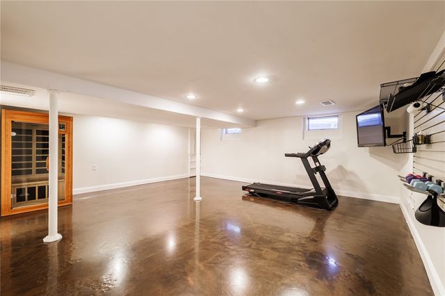 5 Sugarwood Drive, Pittsford, NY 14534