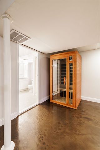 5 Sugarwood Drive, Pittsford, NY 14534