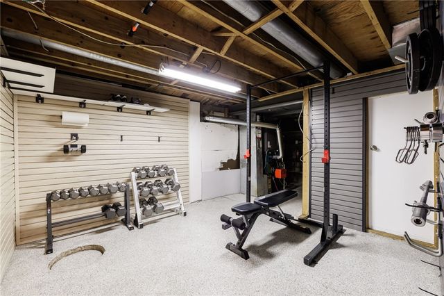 5 Sugarwood Drive, Pittsford, NY 14534