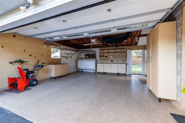 5 Sugarwood Drive, Pittsford, NY 14534