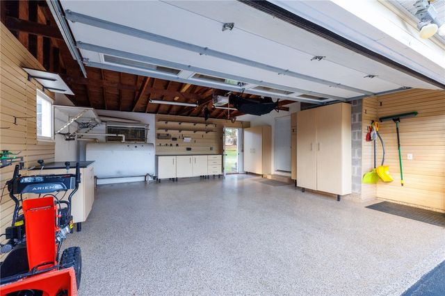 5 Sugarwood Drive, Pittsford, NY 14534