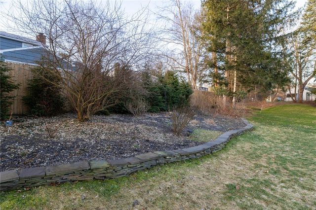 5 Sugarwood Drive, Pittsford, NY 14534