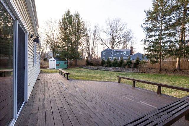 5 Sugarwood Drive, Pittsford, NY 14534