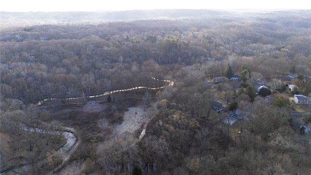 5 Sugarwood Drive, Pittsford, NY 14534