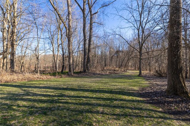 5 Sugarwood Drive, Pittsford, NY 14534