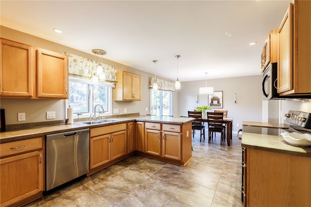 5 Sugarwood Drive, Pittsford, NY 14534