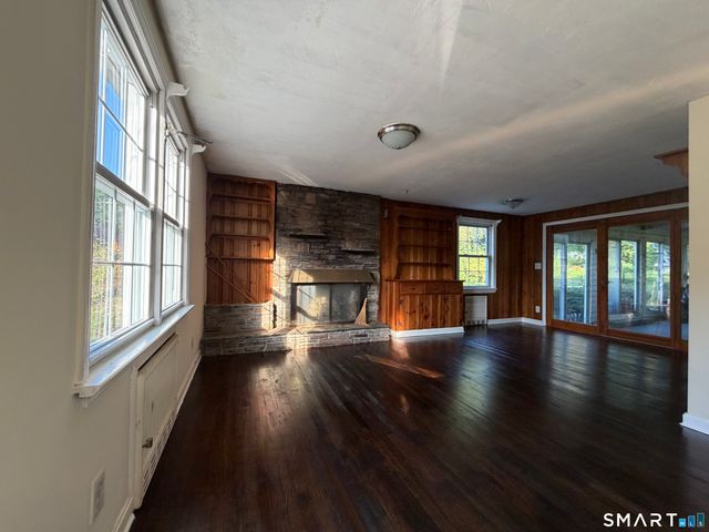 28 Gillette Road, Norwich, CT 06360
