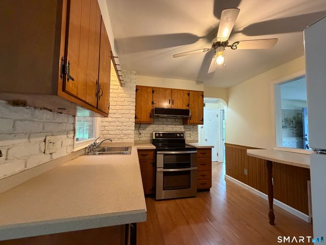 28 Gillette Road, Norwich, CT 06360