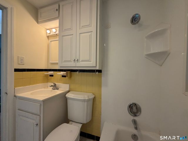 28 Gillette Road, Norwich, CT 06360