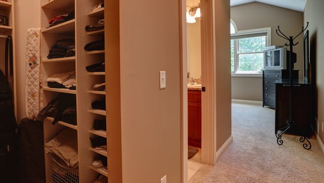 6065 SEAMANS Drive, Shorewood, MN 55331