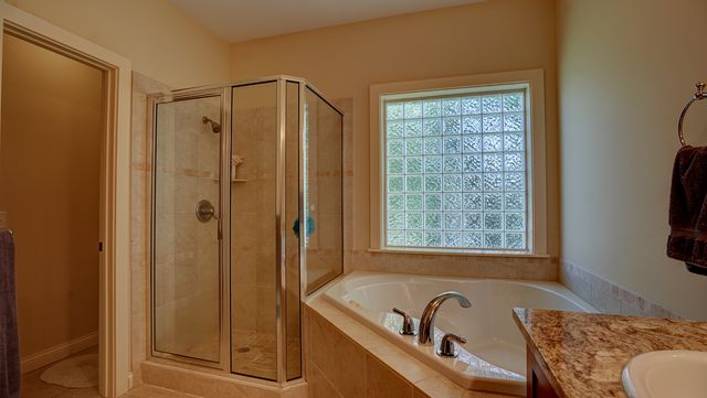 6065 SEAMANS Drive, Shorewood, MN 55331