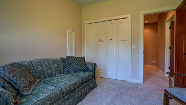 6065 SEAMANS Drive, Shorewood, MN 55331