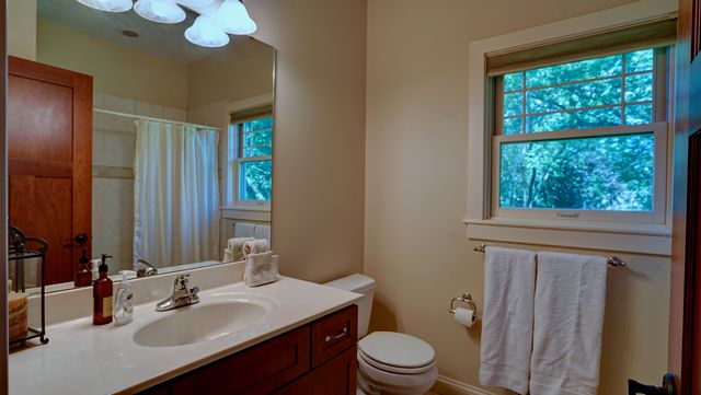 6065 SEAMANS Drive, Shorewood, MN 55331