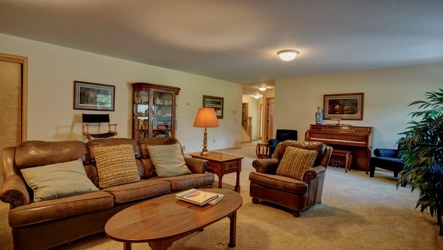 6065 SEAMANS Drive, Shorewood, MN 55331