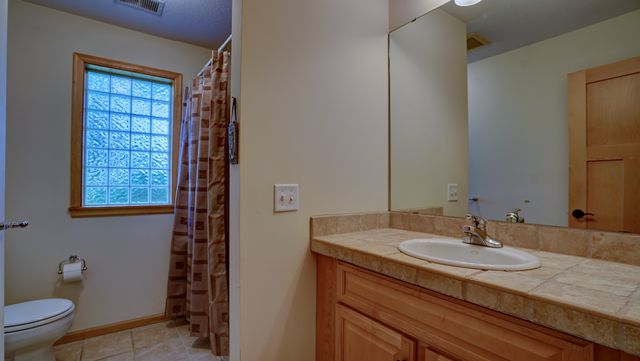 6065 SEAMANS Drive, Shorewood, MN 55331