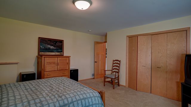 6065 SEAMANS Drive, Shorewood, MN 55331