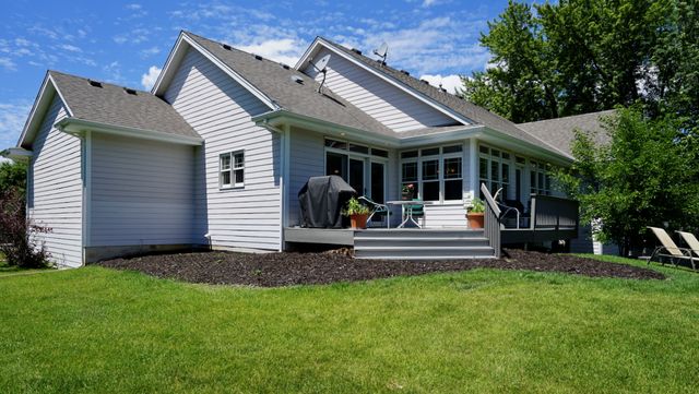 6065 SEAMANS Drive, Shorewood, MN 55331