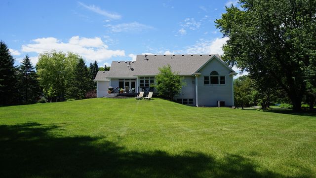 6065 SEAMANS Drive, Shorewood, MN 55331