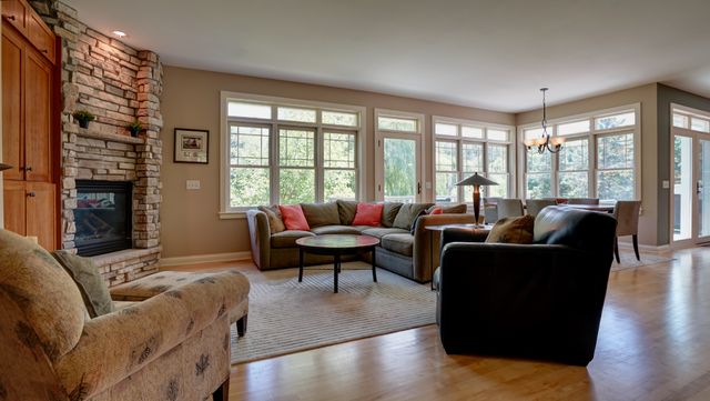 6065 SEAMANS Drive, Shorewood, MN 55331
