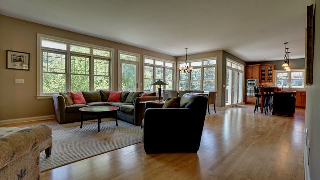 6065 SEAMANS Drive, Shorewood, MN 55331