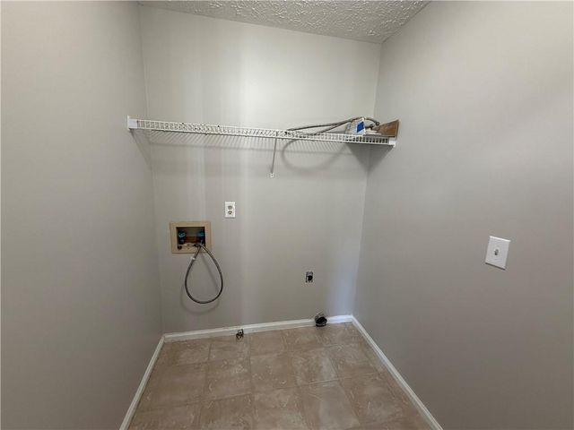 979 Sugar Crossing Lane, Sugar Hill, GA 30518