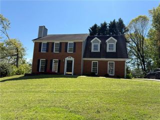 979 Sugar Crossing Lane, Sugar Hill, GA 30518