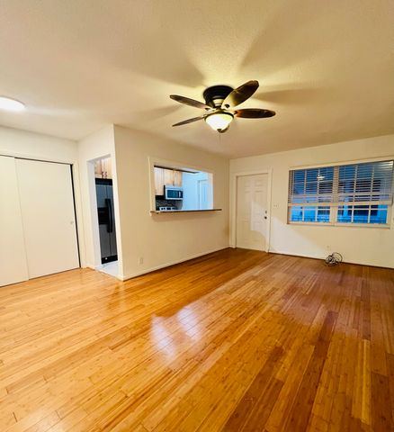 2404 NE 33rd Avenue 12, Fort Lauderdale, FL 33305