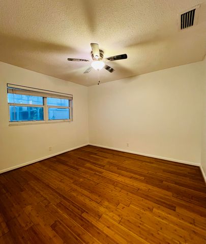 2404 NE 33rd Avenue 12, Fort Lauderdale, FL 33305