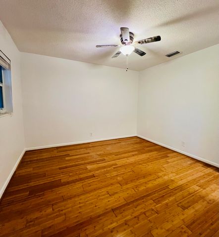 2404 NE 33rd Avenue 12, Fort Lauderdale, FL 33305