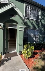 9832 LAKE CHASE ISLAND WAY, Tampa, FL 33626