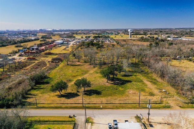 5223 Barkaloo Road, Baytown, TX 77521