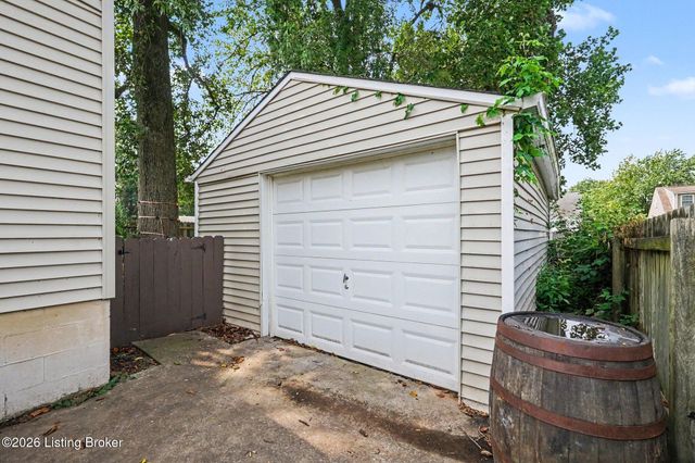 2608 Colin Ave, Louisville, KY 40217