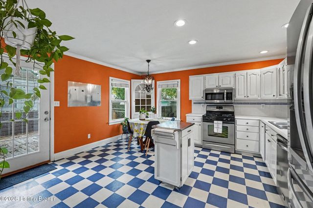 2608 Colin Ave, Louisville, KY 40217