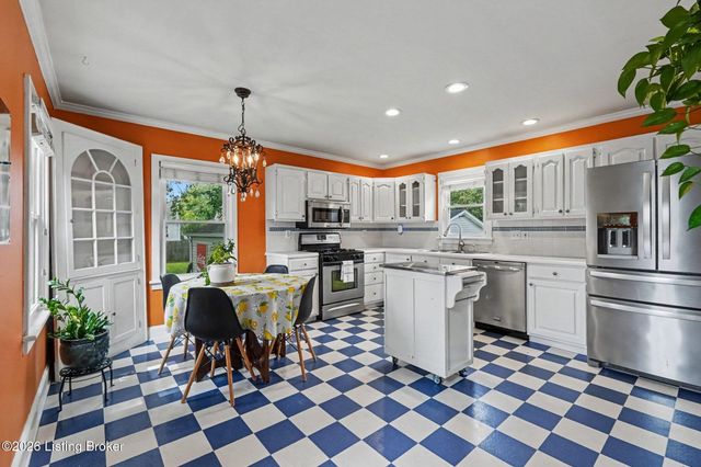 2608 Colin Ave, Louisville, KY 40217