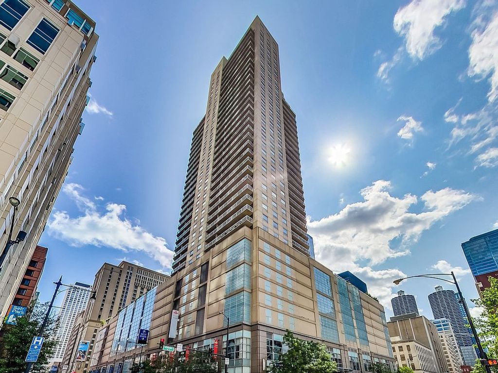 545 N Dearborn Street W3005, Chicago, IL 60654