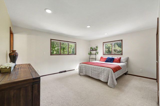 24635 Power Road, Farmington Hills, MI 48336