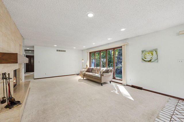 24635 Power Road, Farmington Hills, MI 48336