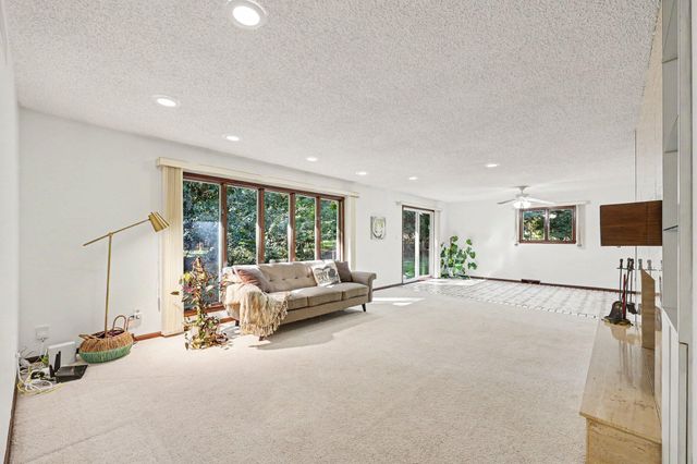 24635 Power Road, Farmington Hills, MI 48336