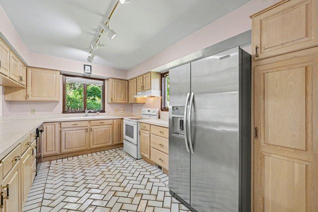 24635 Power Road, Farmington Hills, MI 48336