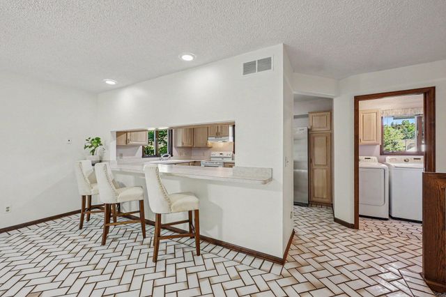24635 Power Road, Farmington Hills, MI 48336
