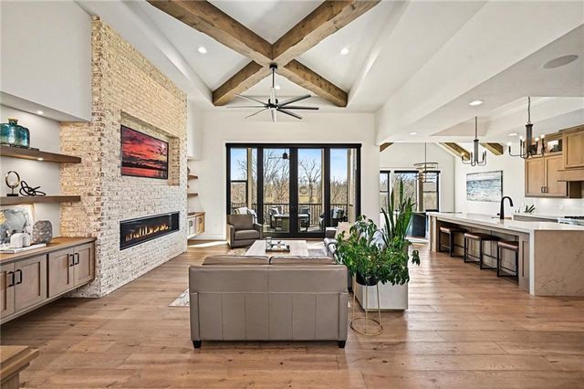 15703 DD Highway, Smithville, MO 64089