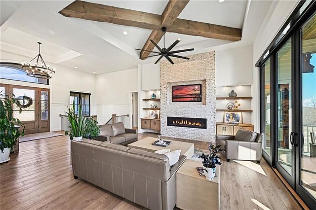 15703 DD Highway, Smithville, MO 64089