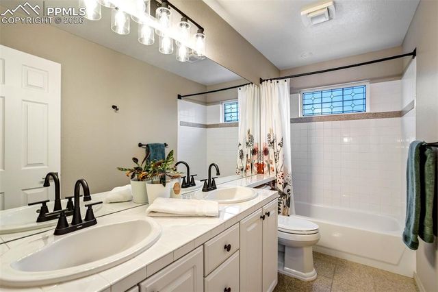 327 Ingleton Court, Castle Pines, CO 80108