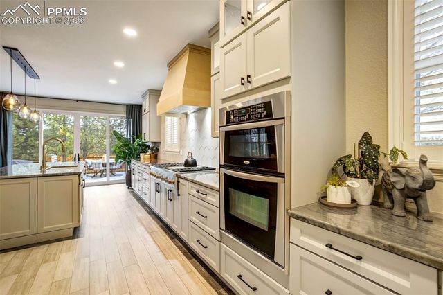 327 Ingleton Court, Castle Pines, CO 80108
