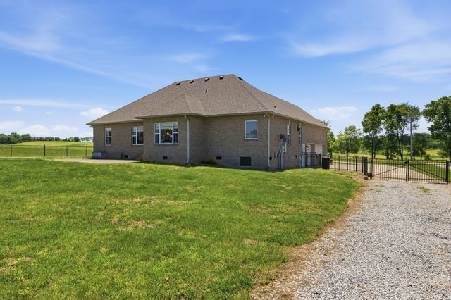1164 Chenault Ln, Castalian Springs, TN 37031