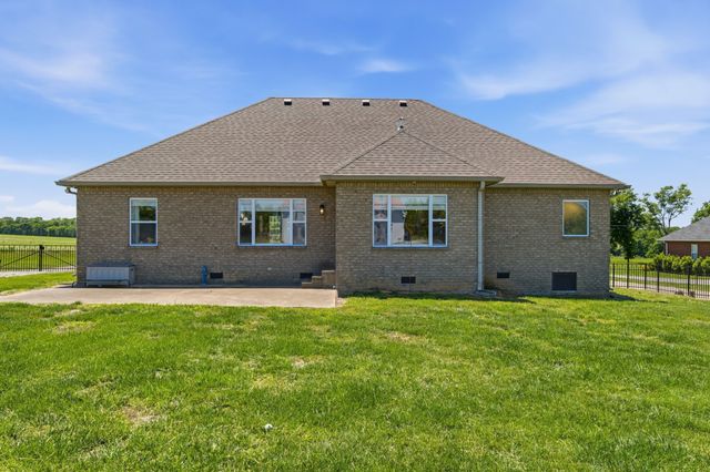 1164 Chenault Ln, Castalian Springs, TN 37031