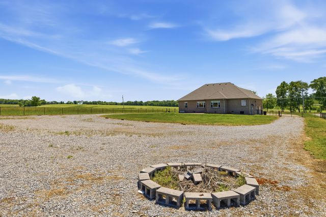 1164 Chenault Ln, Castalian Springs, TN 37031